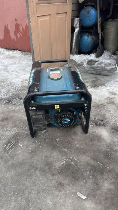 Бензиновый генератор