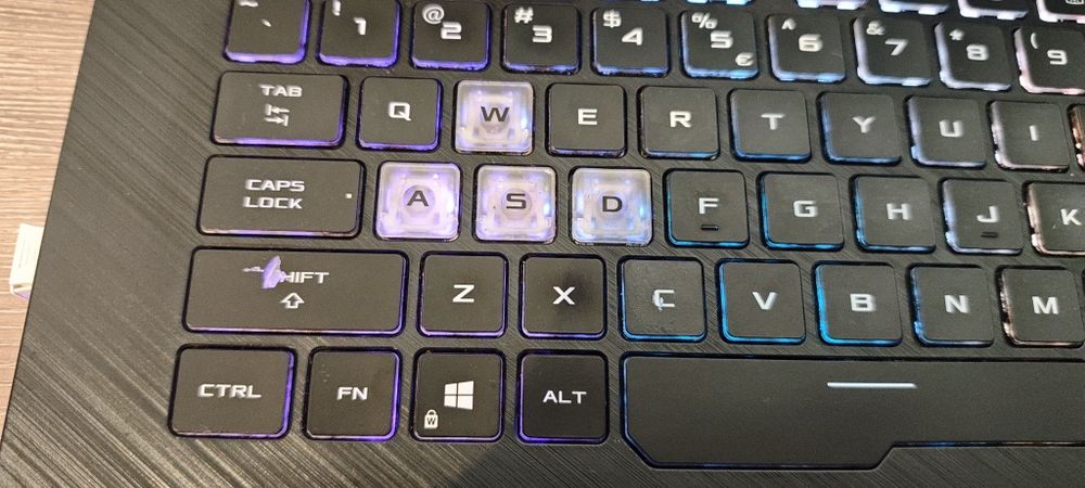 ASUS ROG Strix G512LV Gaming лаптоп – ЧЕТИ ОПИСАНИЕТО