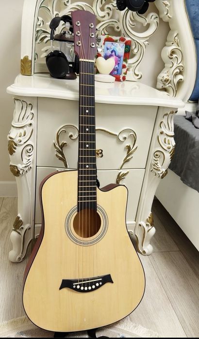 Гитара очень хорошой качествой