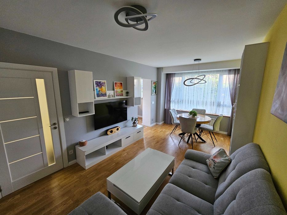 Дава се под наем Тристаен апартамент в София, Изток - 72 кв.м за 920 € - Снимка #19