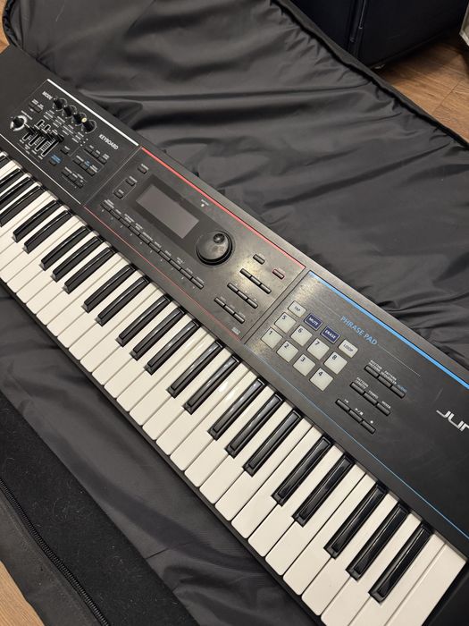 Синтезатор Roland JUNO-DS61
