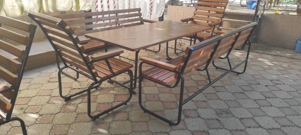 Скамейка, стол 2×1 м, 2 кресла