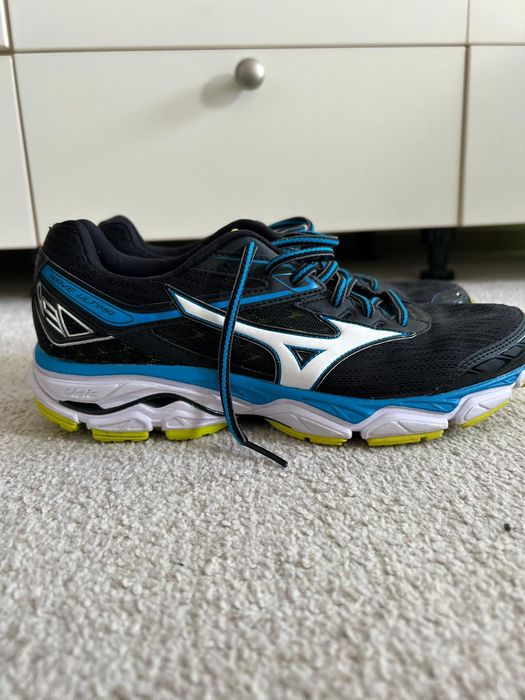 Adidași de alergare Mizuno WAWE Ultima 9