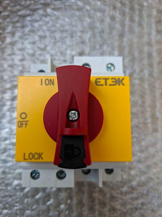 DC Изолатор за соларни стрингове 32А/1000V