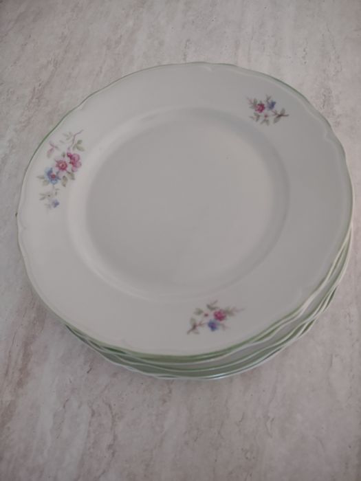 Чинии 2 размера, елипсовидно плато и сосиера комплект от порцелан