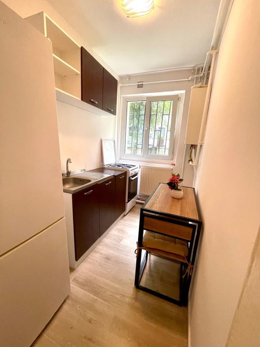 Direct Proprietar !!  Inchiriez apartament