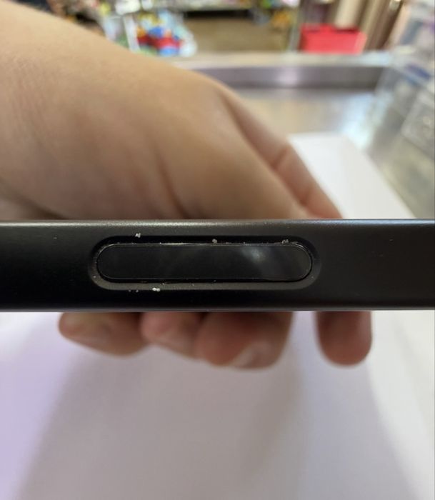 iPhone 16, 128GB, Черен – Отлично състояние, на 1 година