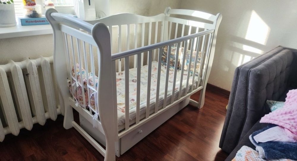 Продам детскую кроватку