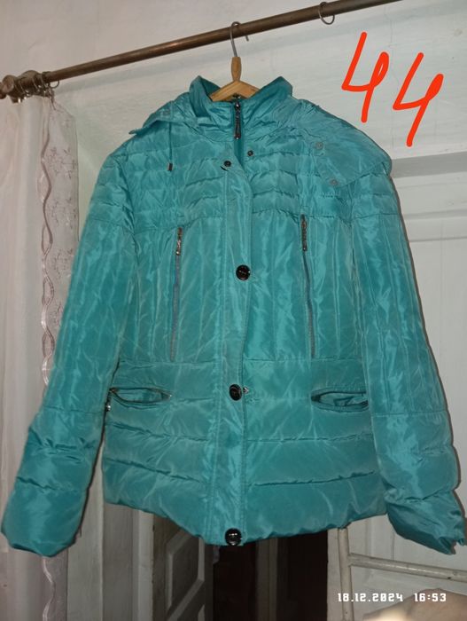 Продам куртку голубого цвета