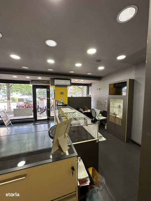Spațiul Comercial trafic Republicii Mega Image Ploiești