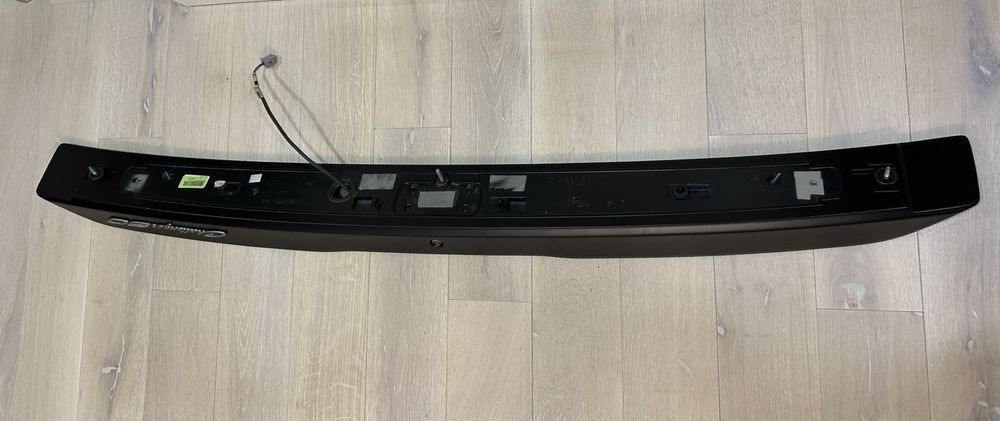 Vand Eleron Dodge Challenger si Far Mercedes E class model w213