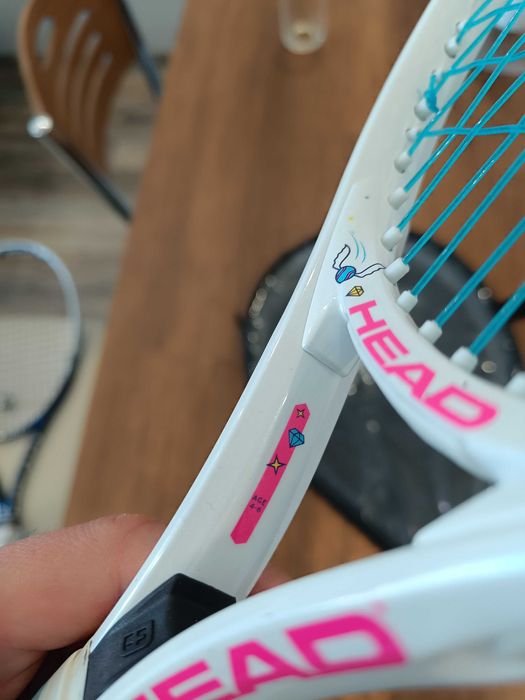 Тенис топки и ракети