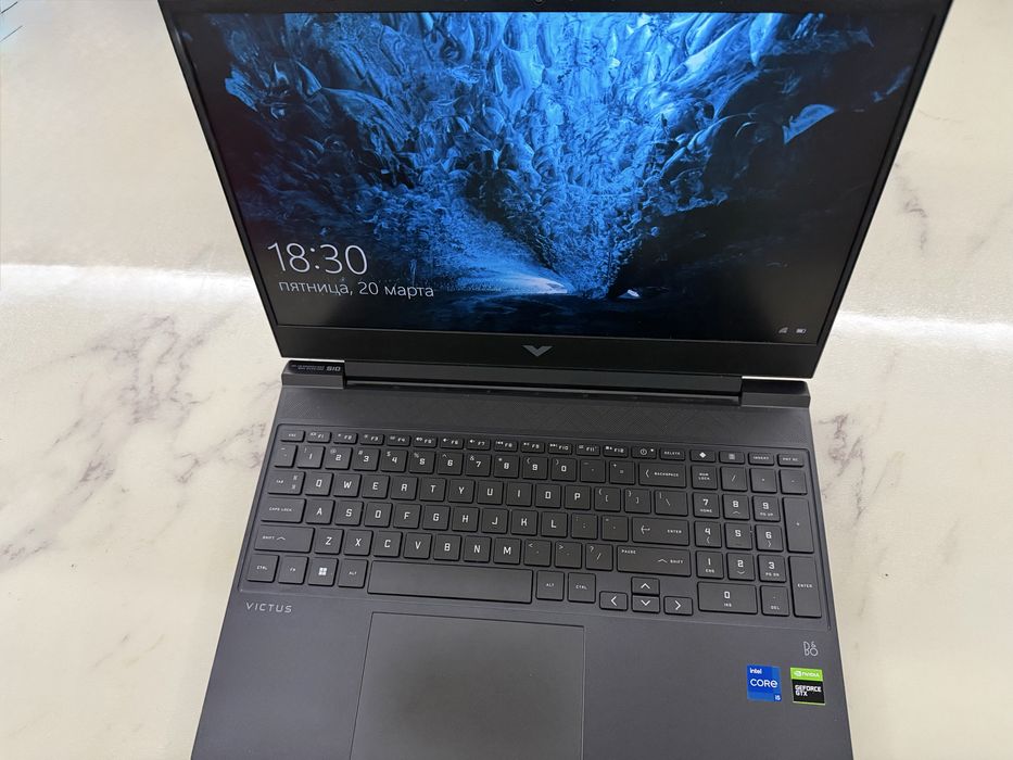 HP Victus (i5 / GTX / 144Hz)
