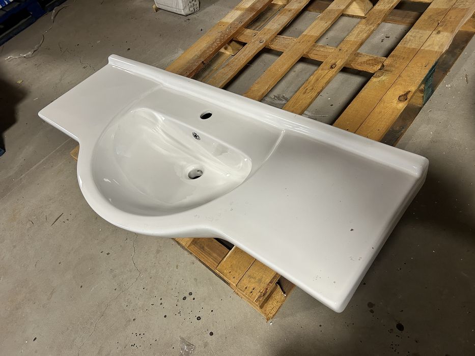 Chiuvete de baie suspendate / 1200x395 / 600x395