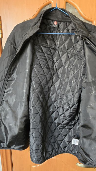 Продам новую ветровку