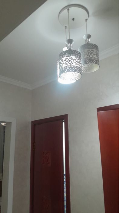 Диван, кровать, люстры