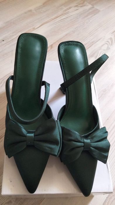 Босоножки женские