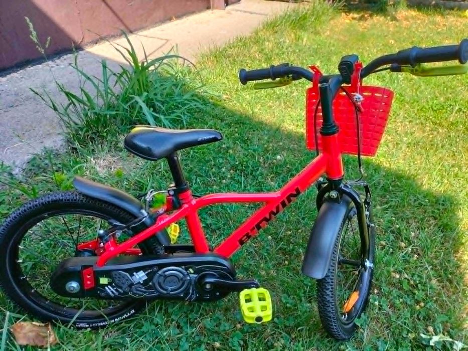 Bicicletă Decathlon Racing 900 16'' cu cadrul de aluminiu, greutate 6.5 kg
