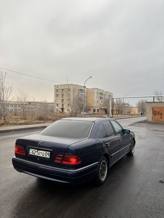 В продаже Мерседес W210