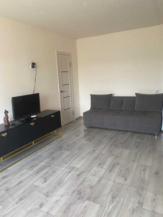 продам 2-х ком. квартиру в центре города