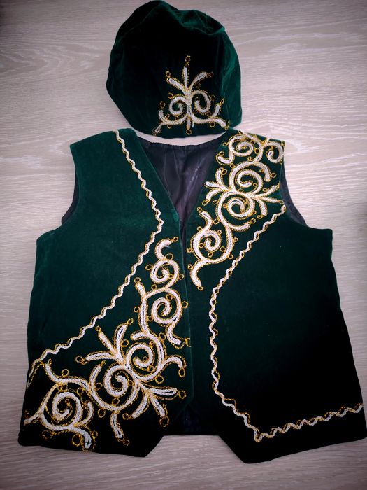 Национальная жилетка