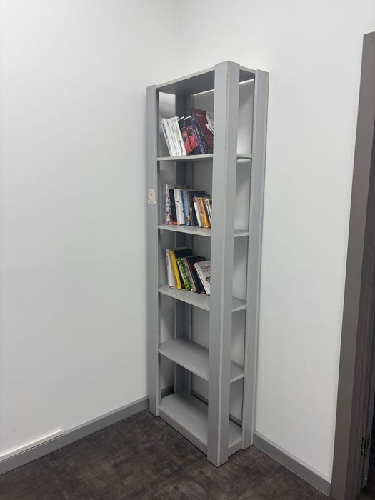 Офисная мебель (Стулья, столы и тд.)