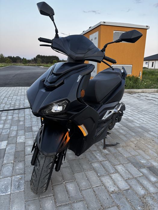 Vand schimb scuter benzina generic 4000 de lei neg