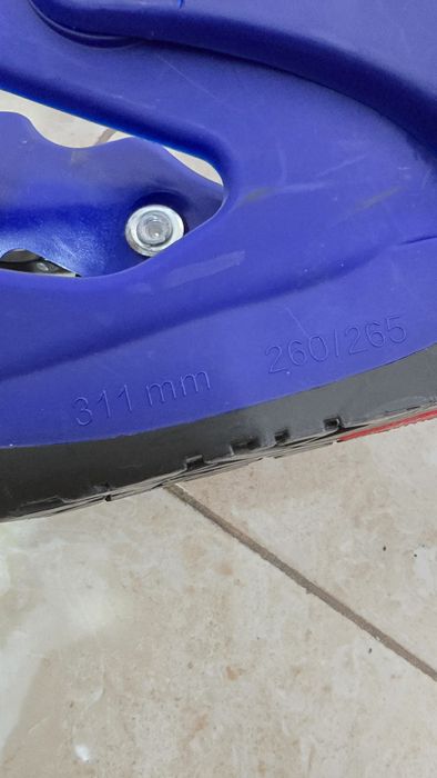 Vând clapari Dahu Dark Knight model 2019 mărimea 42