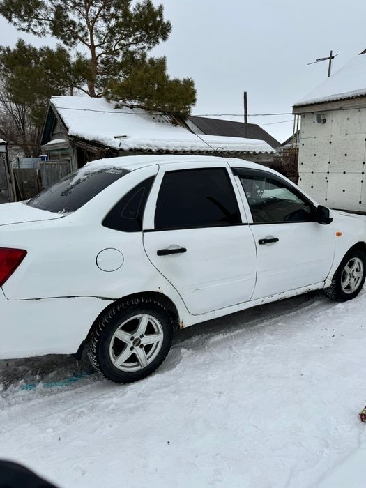 Машина Granta 2190