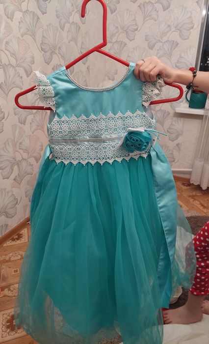 Платья на девочек