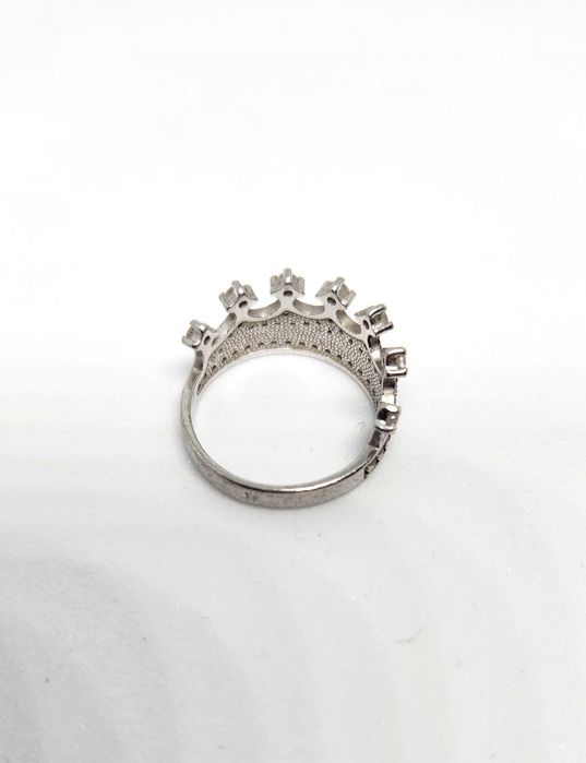 Пръстен тип корона