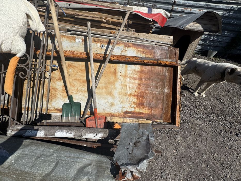 Продам двери железные