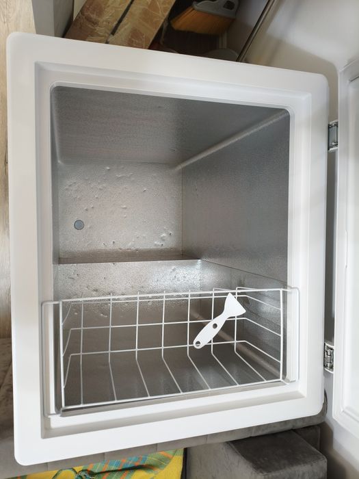 Продам морозилку haier!