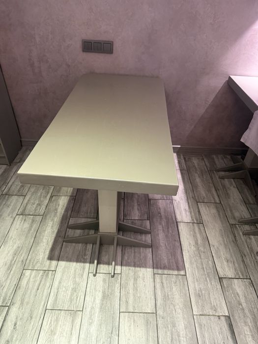 Продам столы  б/у срочно