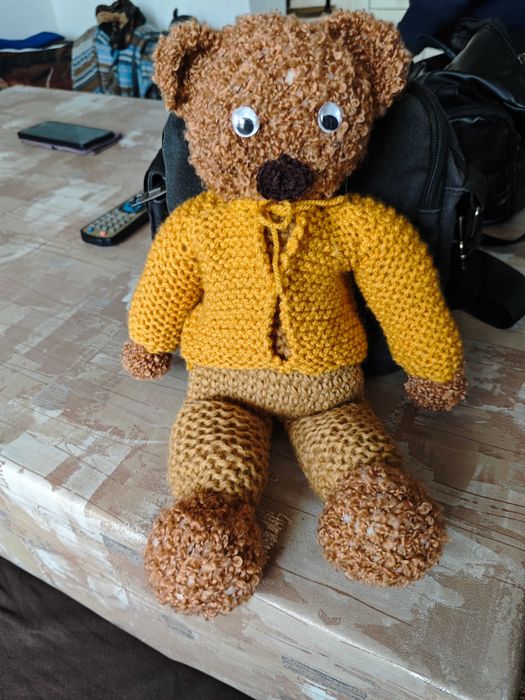 Ръчно плетена играчка