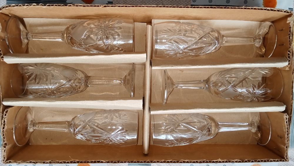 Хрустальные фужеры и рюмки