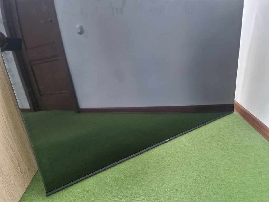 Продам телевизор hisense 120×65 с кранштейном