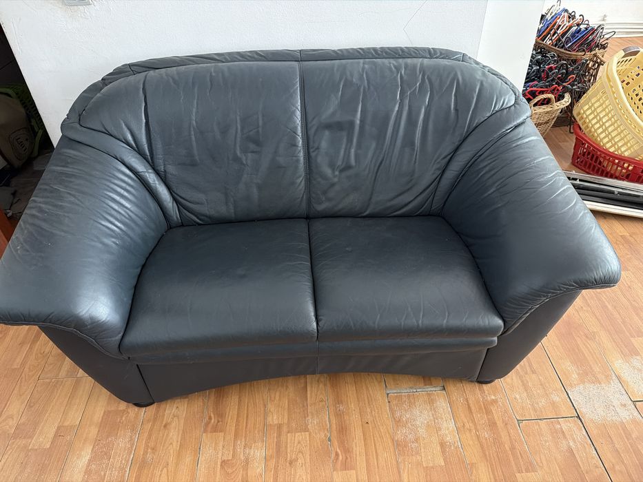 Set 2 canapele din piele,si lemn