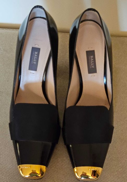 Bally обувки от естествен лак нови номер 37