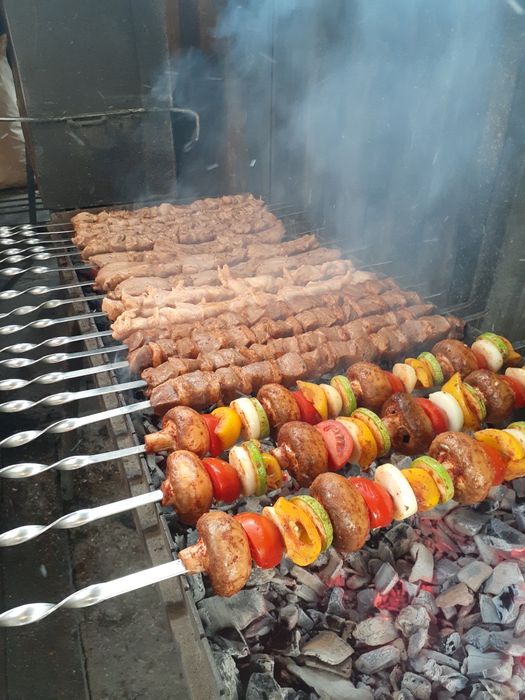 Шашлыки гиганты костанай. Ресторан гигант. Шашлык гигант. Кафе шашлычок в текстильщиках. Меню шашлык.