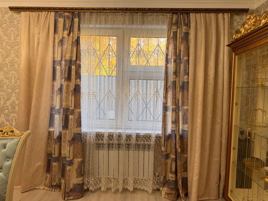 Продам шторы для зала