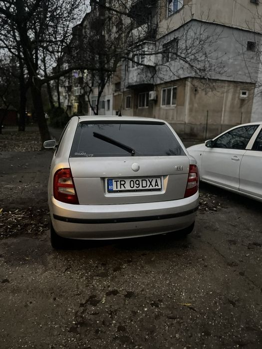 Vând mașina Skoda Fabia