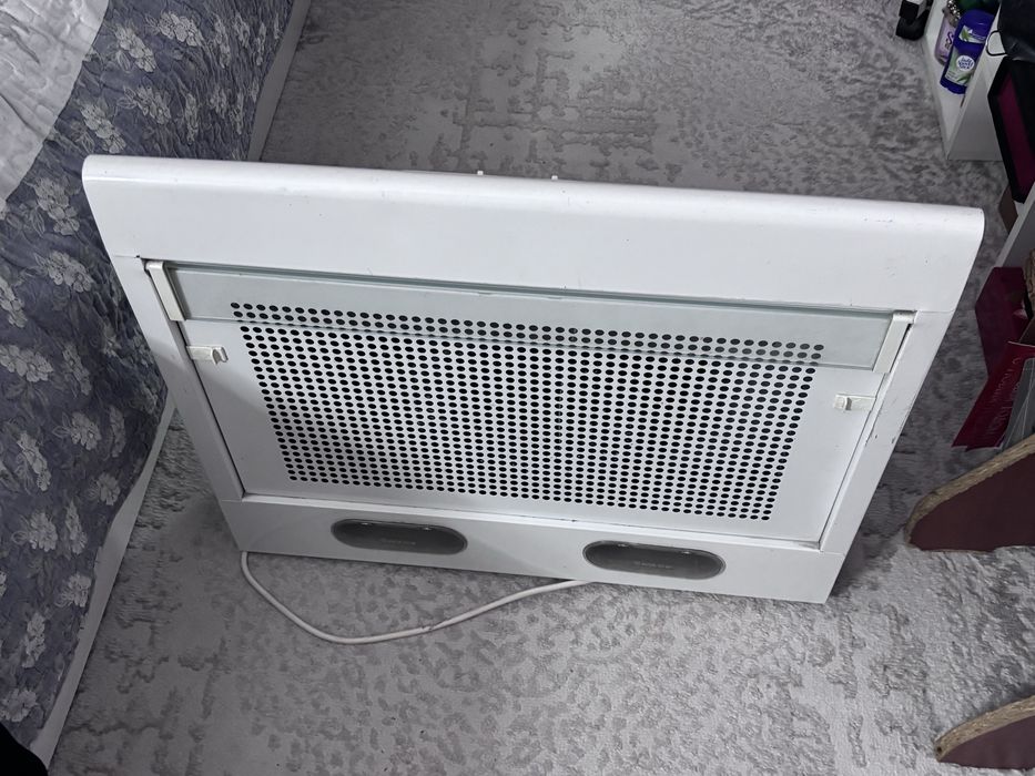 продается вытяжка на кухню