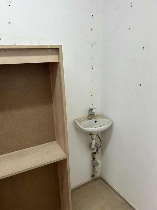 Дава се под наем Магазин в Варна, Автогара - 5 кв.м за 30.6 € - Снимка #4