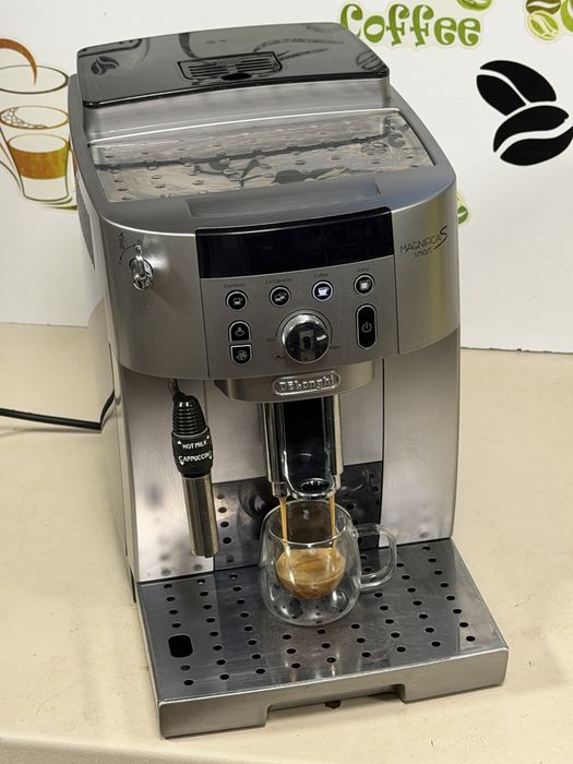 Кафемашина кафе автомат delonghi magnifica smart с гаранция