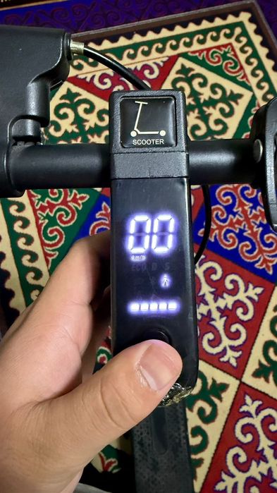 Продам электросамокат