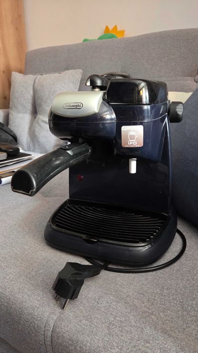 Vand espressor manual DeLonghi
