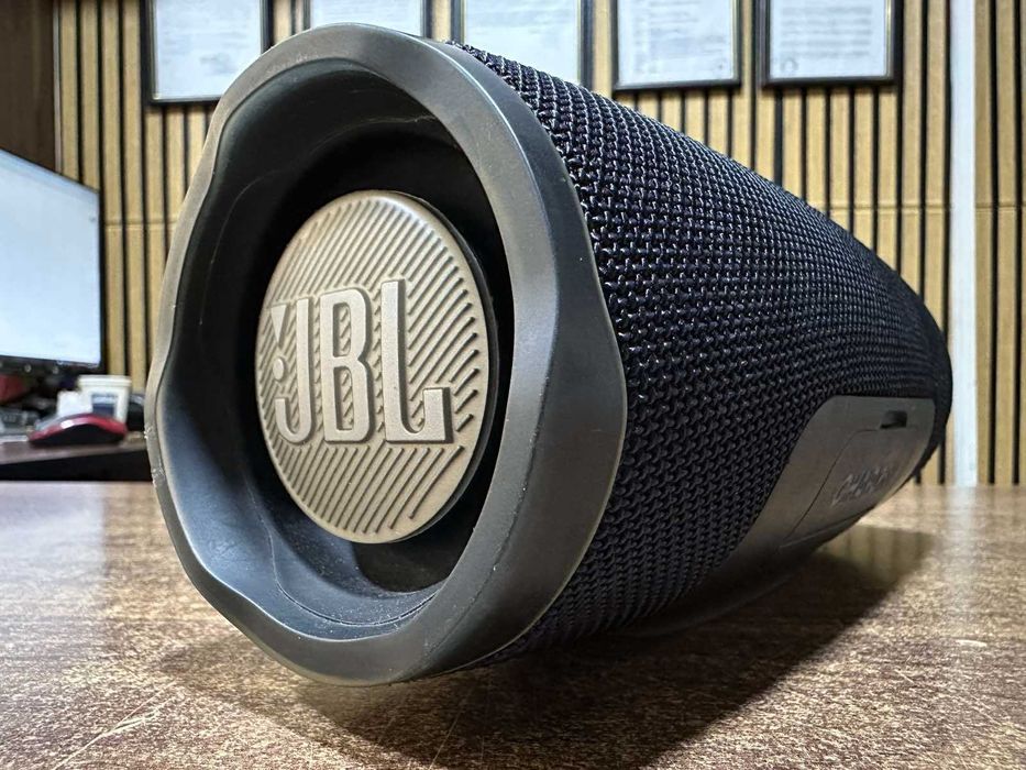 Портативна колонка JBL - Charge 4, водоустойчива