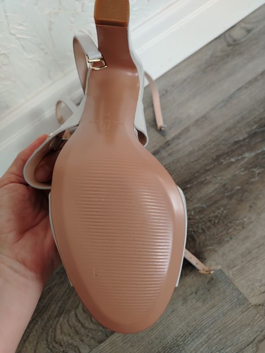 Новые босоножки basconi