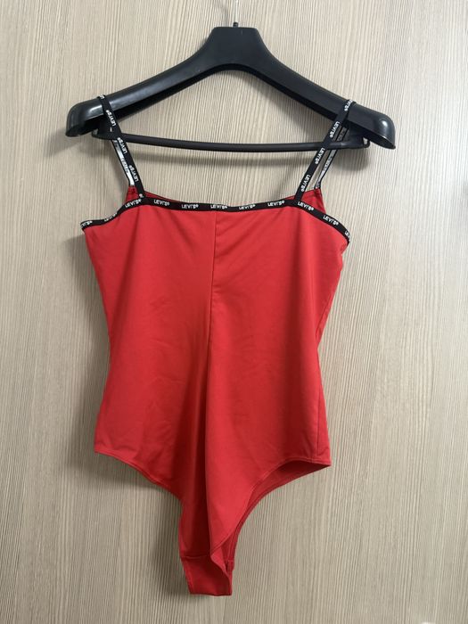 Body dama levi’s